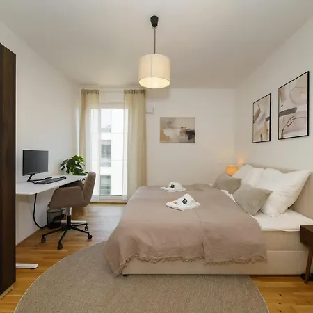Luxurioeses 4-zimmer-apt Im Japandi-stil I Top-lage I Familienfreundlich I Balkon I Kueche I Netflix I Kostenloser Parkplatz I 105 M2 *