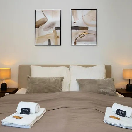 Luxurioeses 4-zimmer-apt Im Japandi-stil I Top-lage I Familienfreundlich I Balkon I Kueche I Netflix I Kostenloser Parkplatz I 105 M2 Appartement *